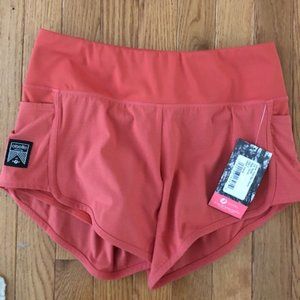 NWT Oiselle Trackstar Shorts size 2 Garnet